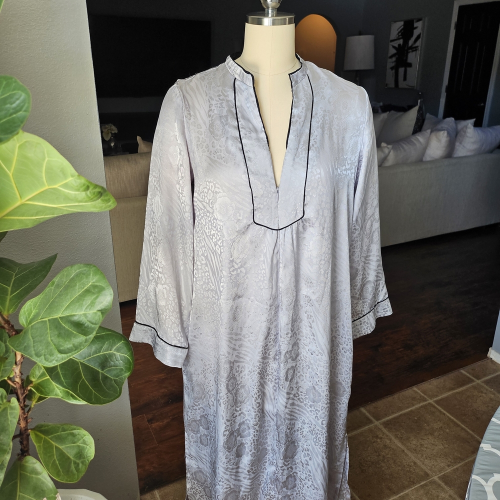 Oscar de la Renta Pink Label Satin Kimono w/black piping